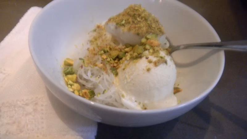 What makes Afghan ice cream chewy?