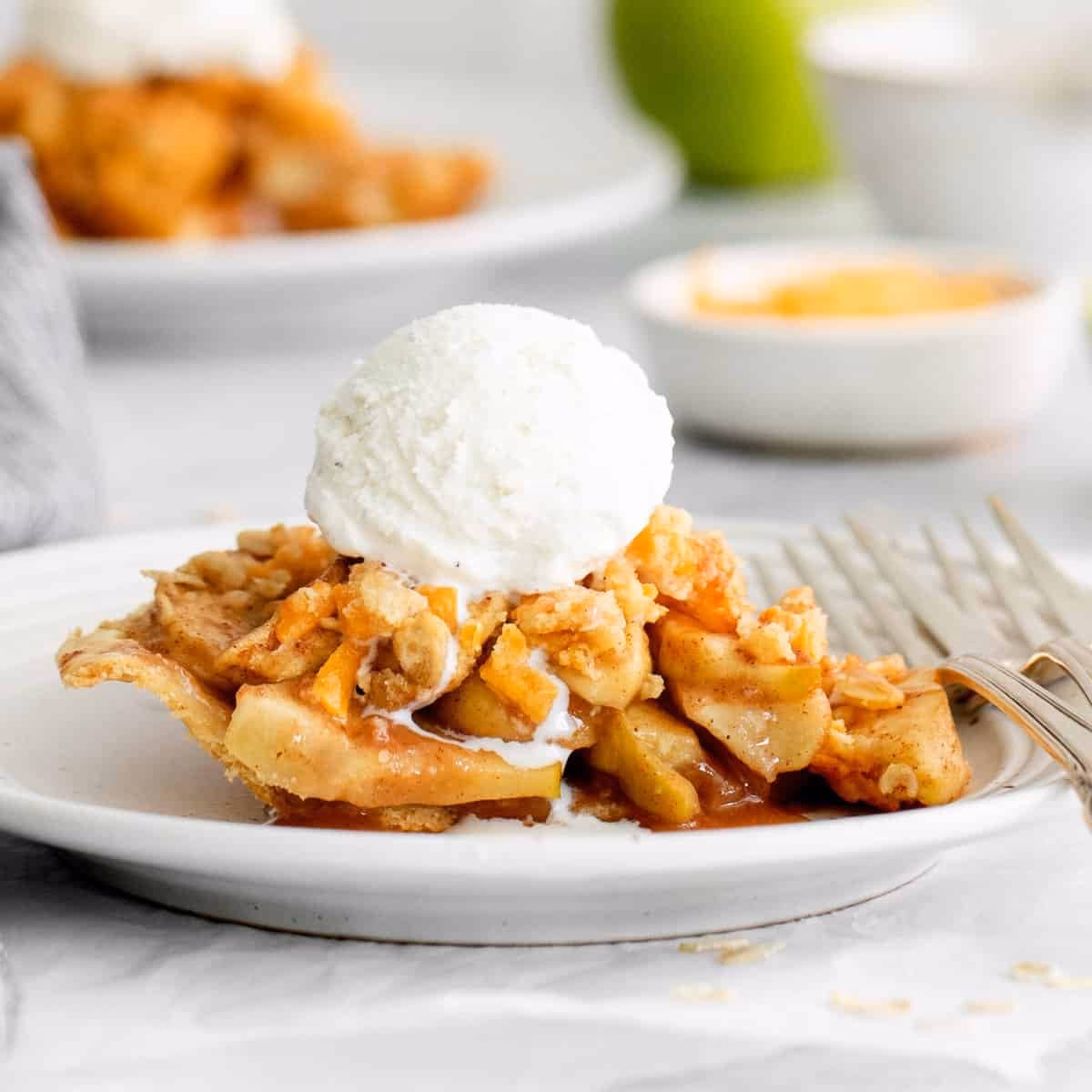 Can you put ice cream on Apple Pie?