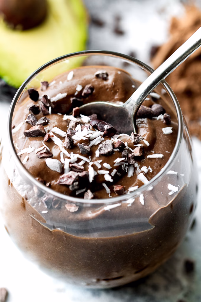 How do you make a chocolate ice cream smoothie?