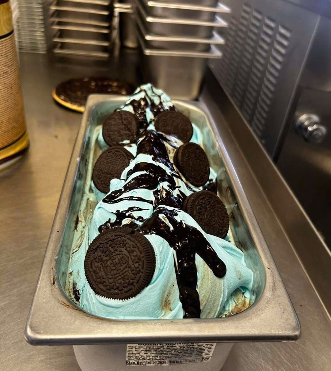 Does Blyton ice cream have a sundae?