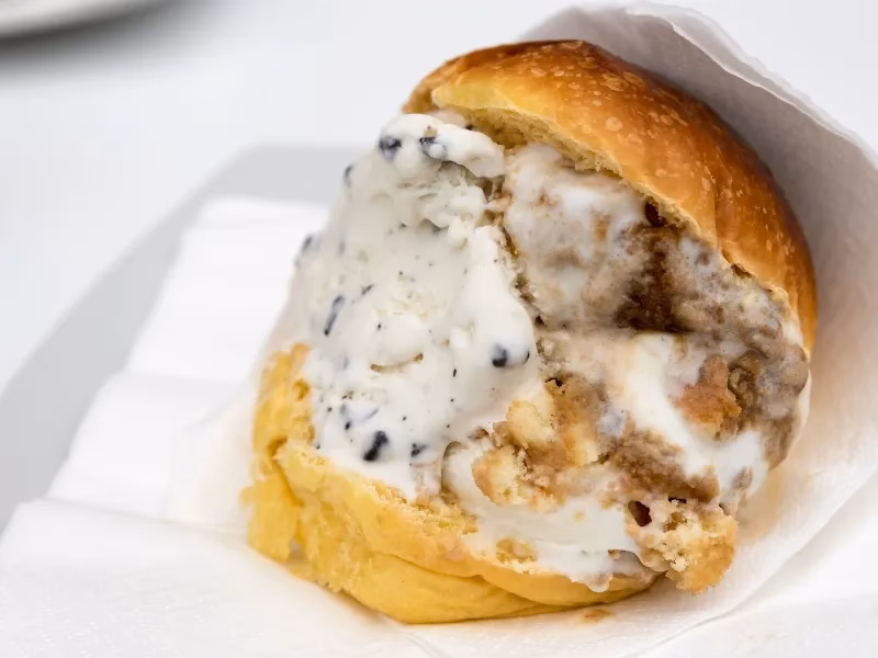 How do you make a brioche sandwich?