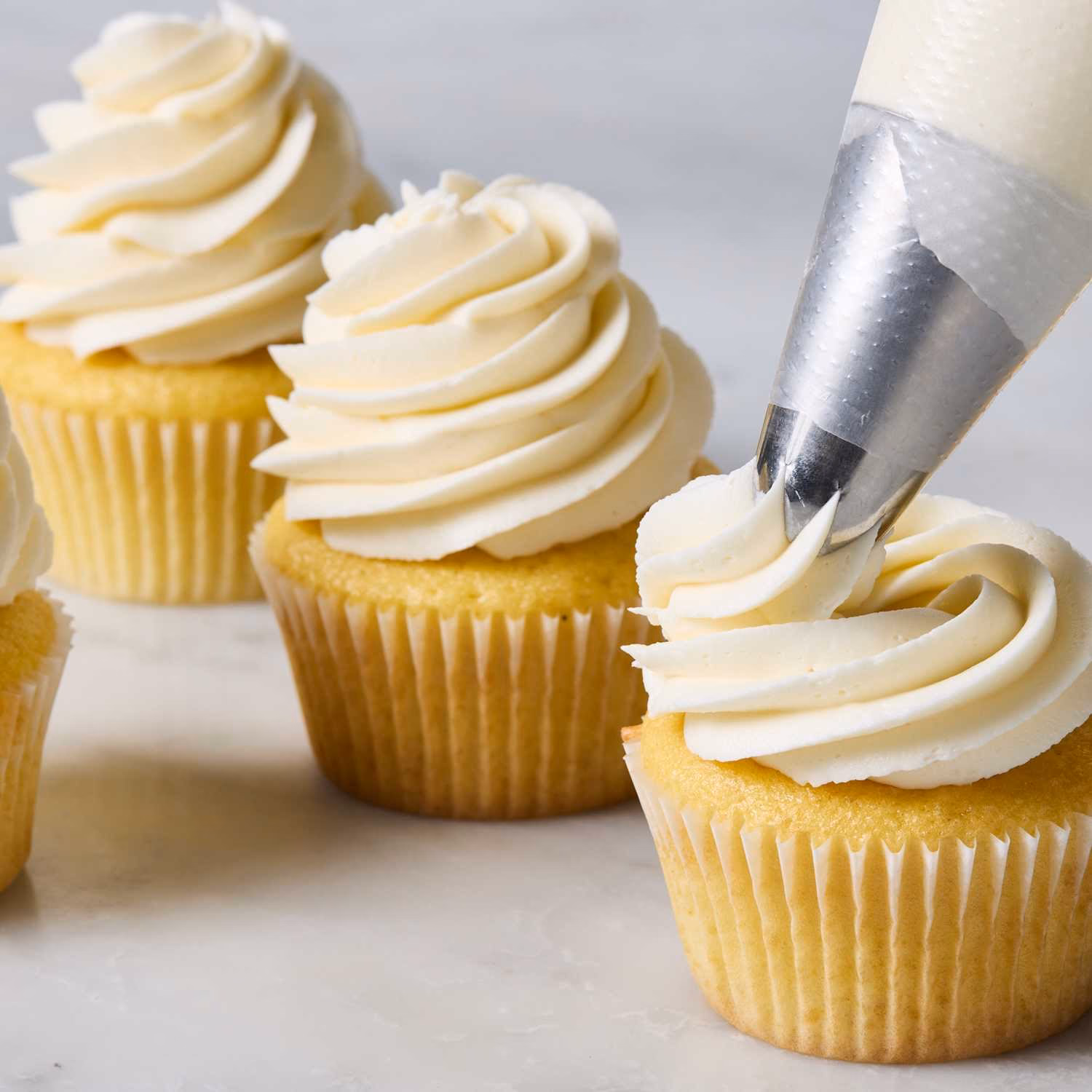 Is buttercream a sweet frosting?