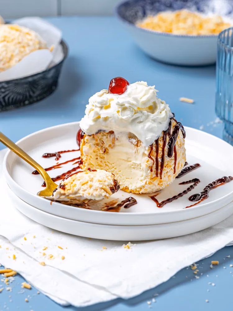 What Chinese desserts come with takeout?