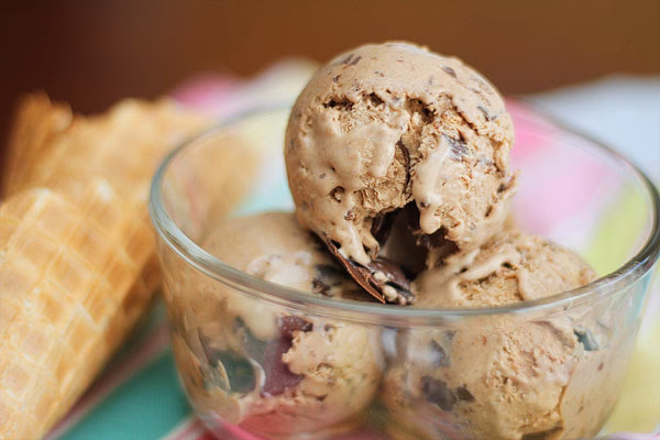 How do you make coffee ice cream?