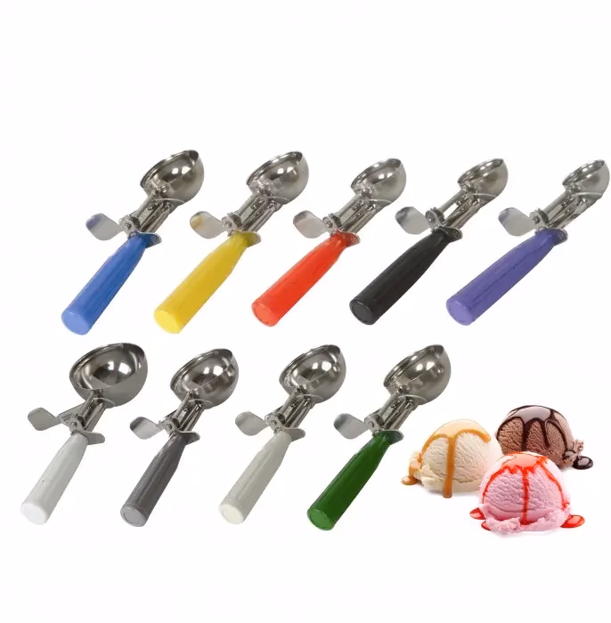 What ice cream flavors does scoops offer?