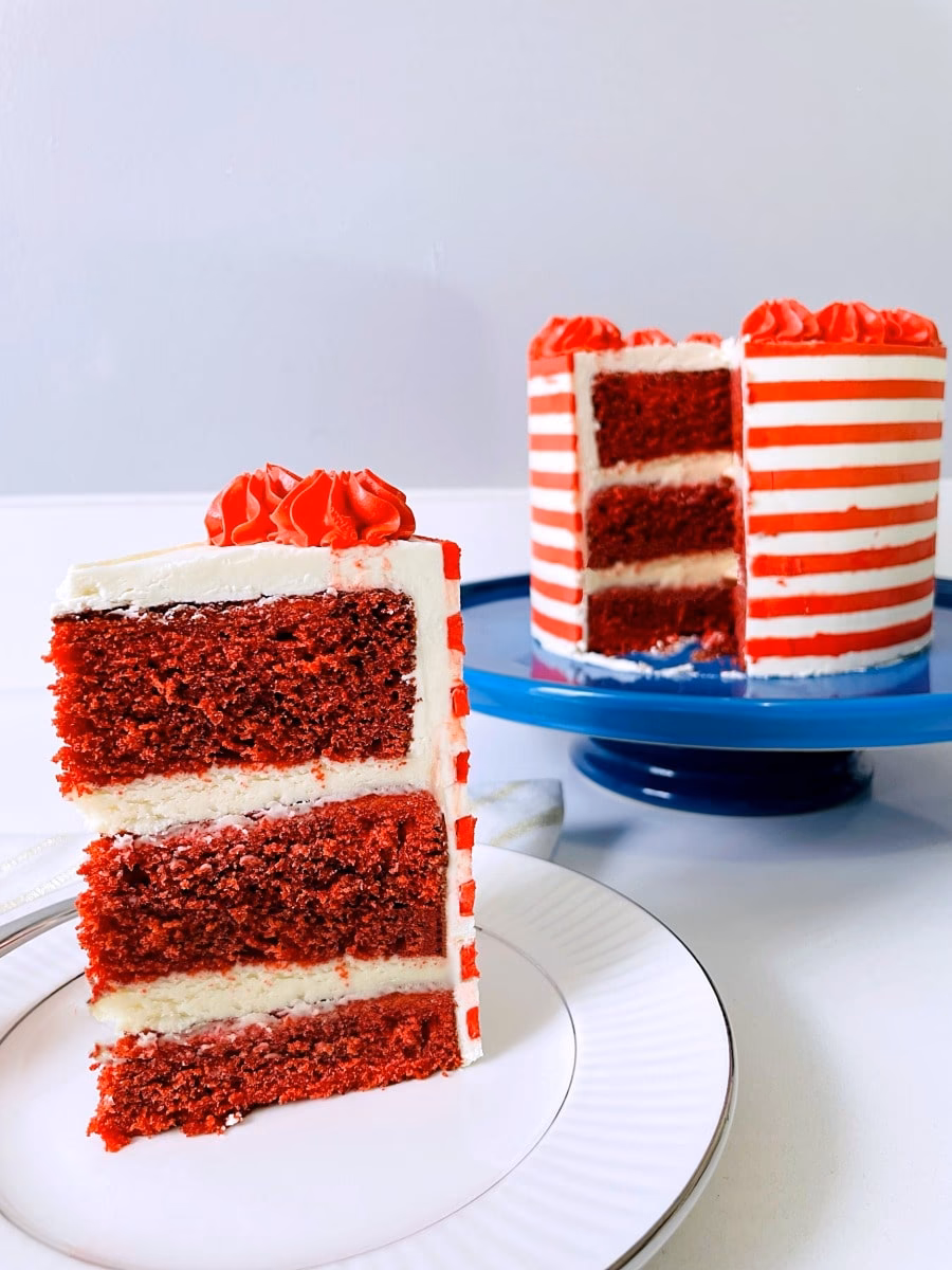 How do you Frost a red velvet cake?