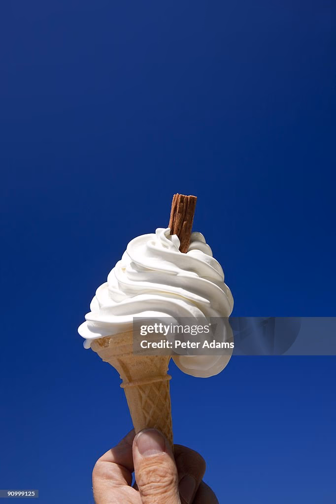 What is a 99 Flake ice cream cone?