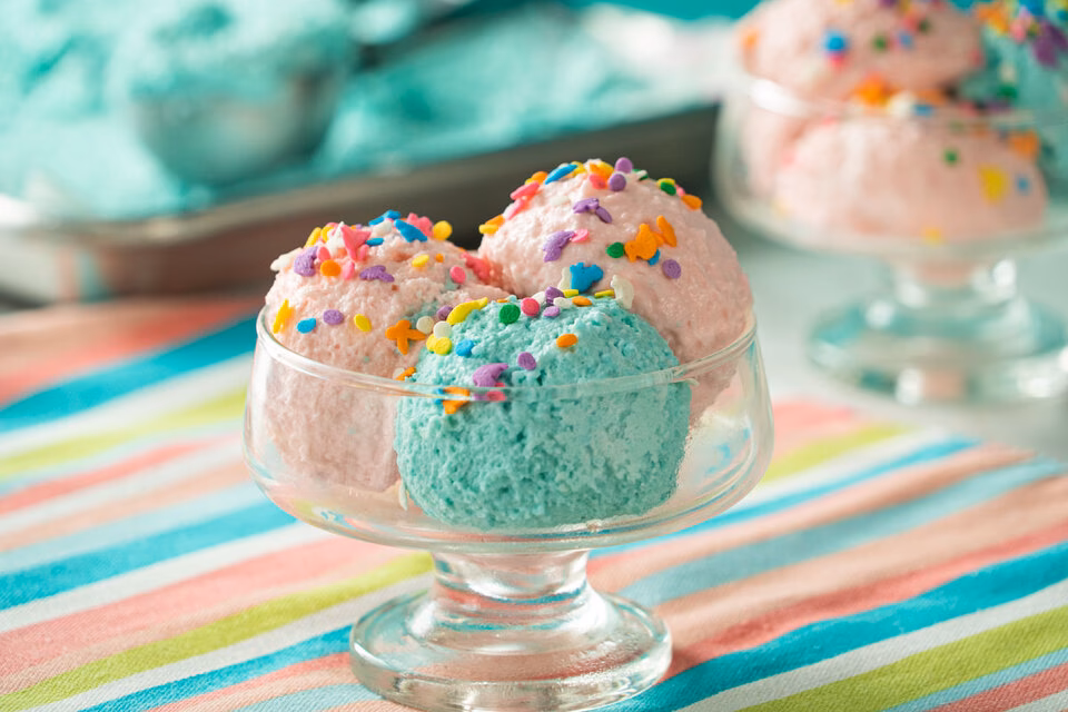 Does gelatin keep crystals from growing in ice cream?