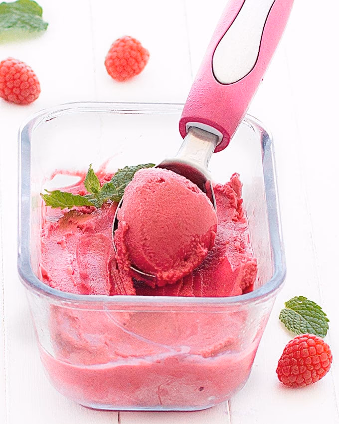 Can you make raspberry frozen yogurt without an ice cream maker?