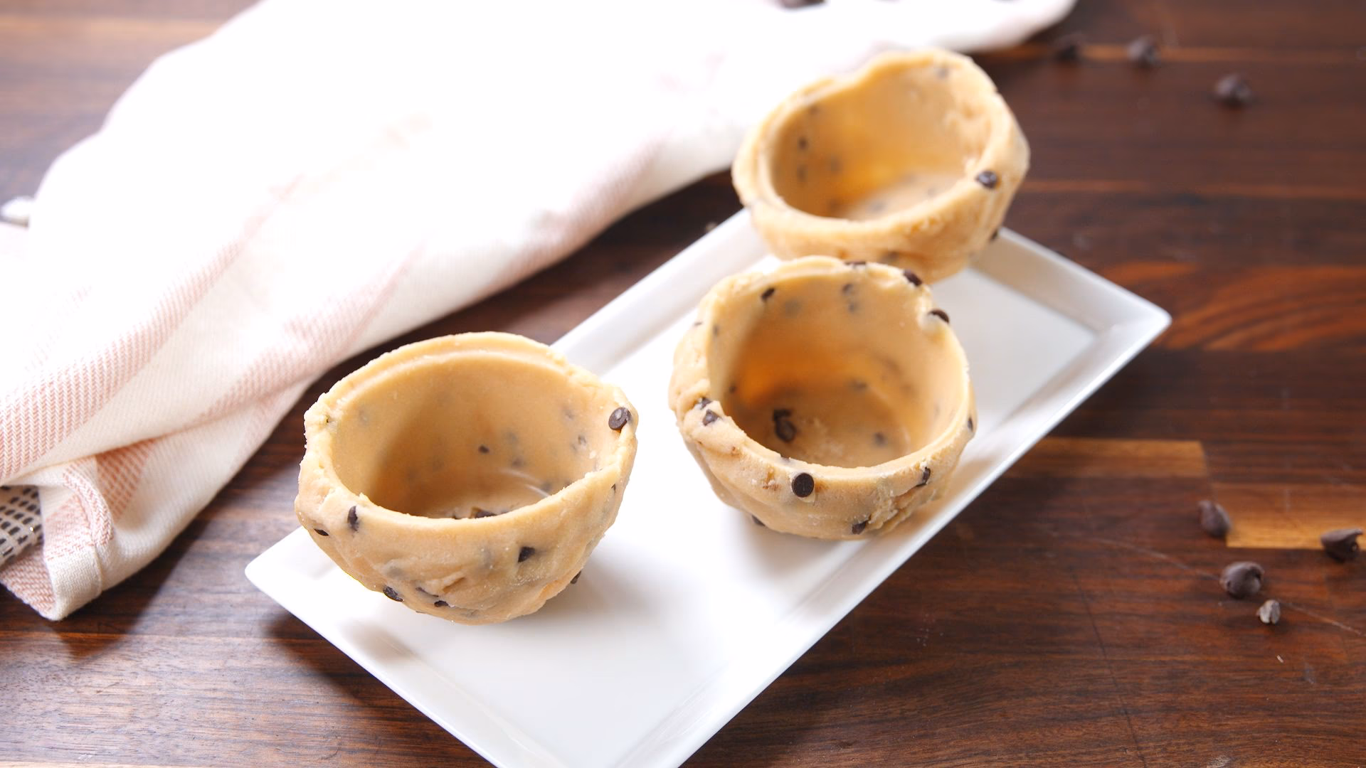 How do you make Mini Cookies with ice cream?