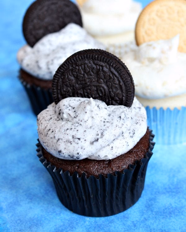 How do you make cookies and cream frosting?