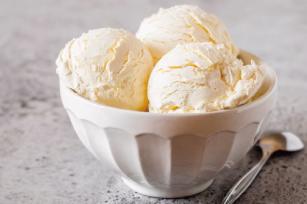 How do hydrocolloids affect ice cream?