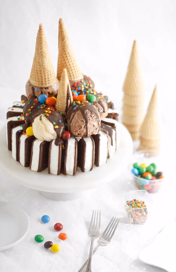 How do you make ice cream sandwich cake?