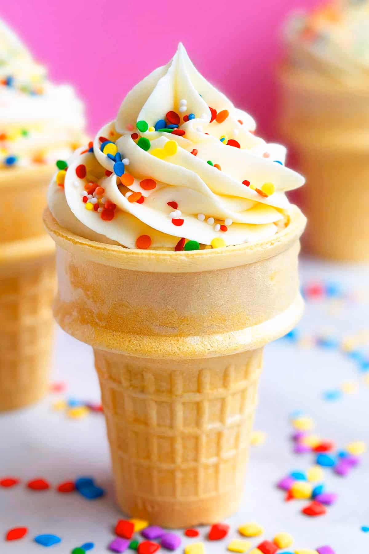 How many ice cream cone stock photos are there for free?