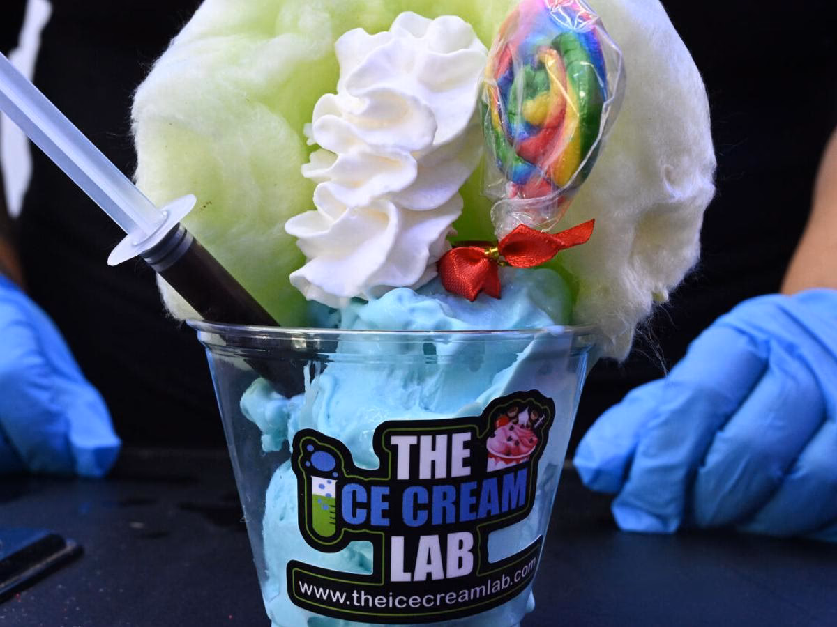 How do you use ice cream lab?