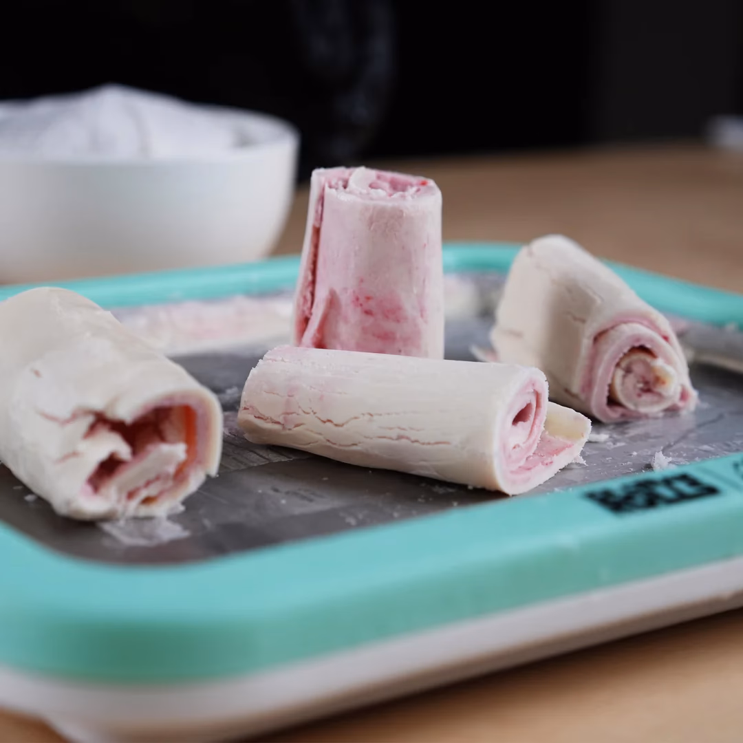 Does Dean's ice cream cake roll have sodium?