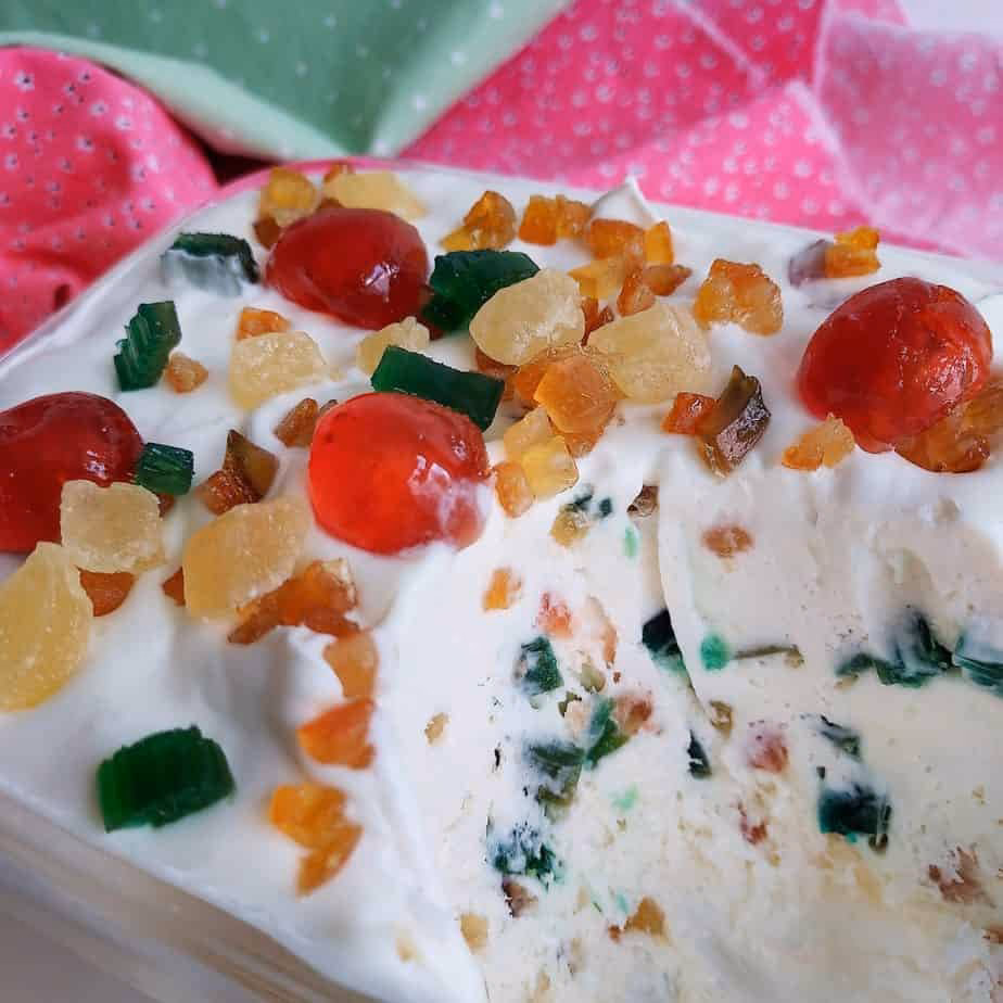 What is the difference between spumoni and Neapolitan ice cream?