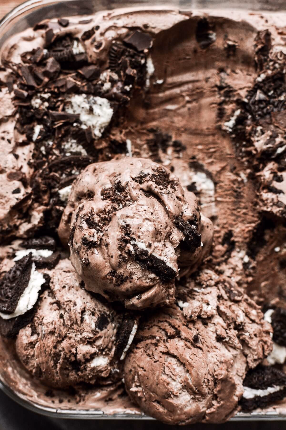 Does chocolate ice cream taste good in a mudslide?