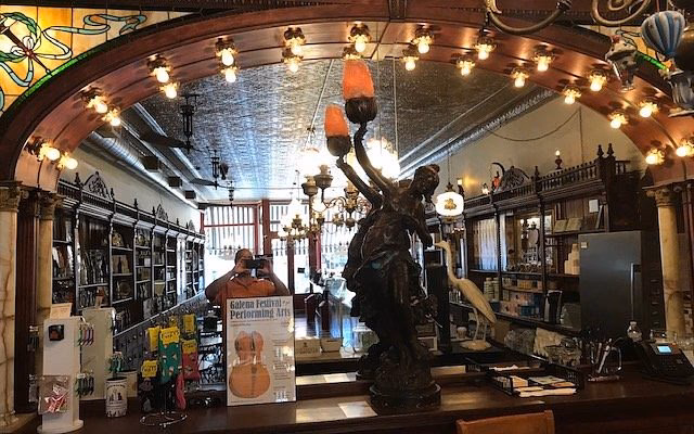 Are old-school ice cream shops still open?