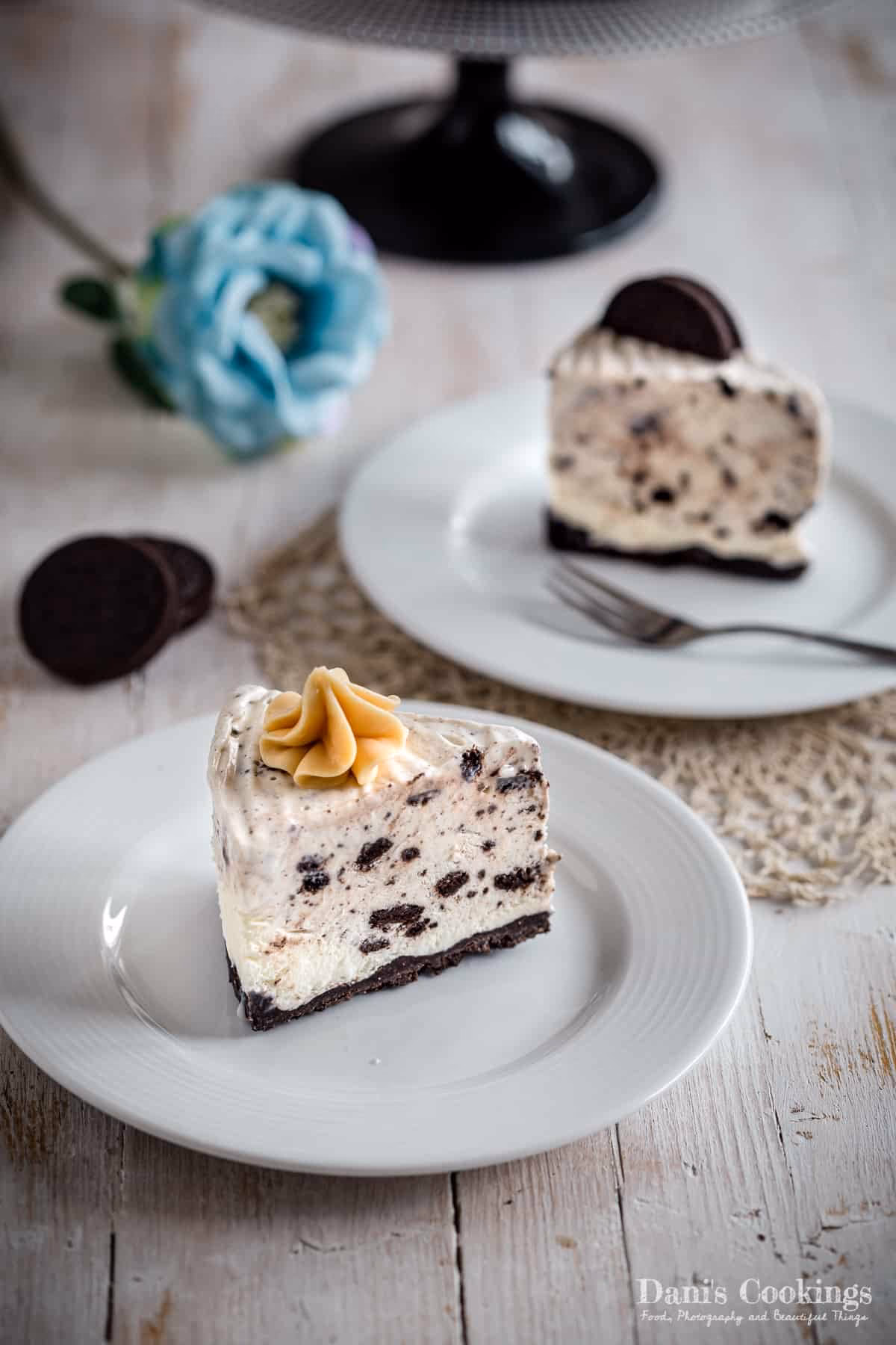 How is Oreo cheesecake ice cream made?