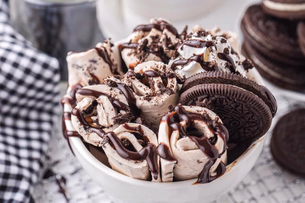 What is an Oreo ice cream roll?
