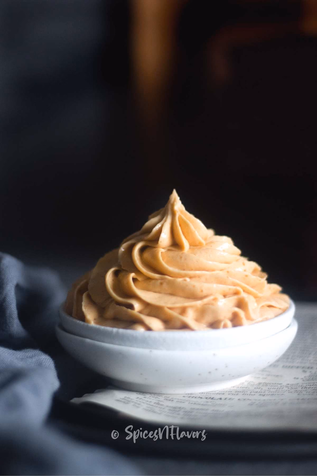 How do I make a keto buttercream frosting?