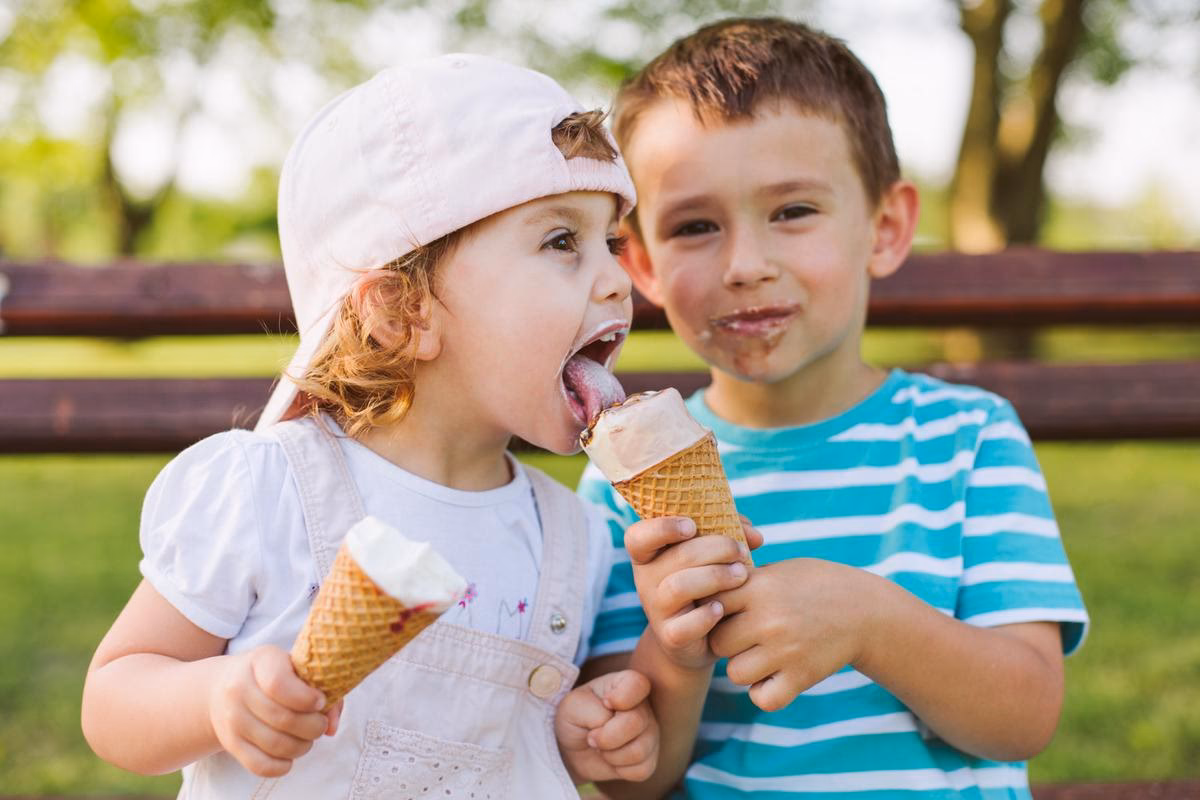 How many people eating ice cream stock photos are there?