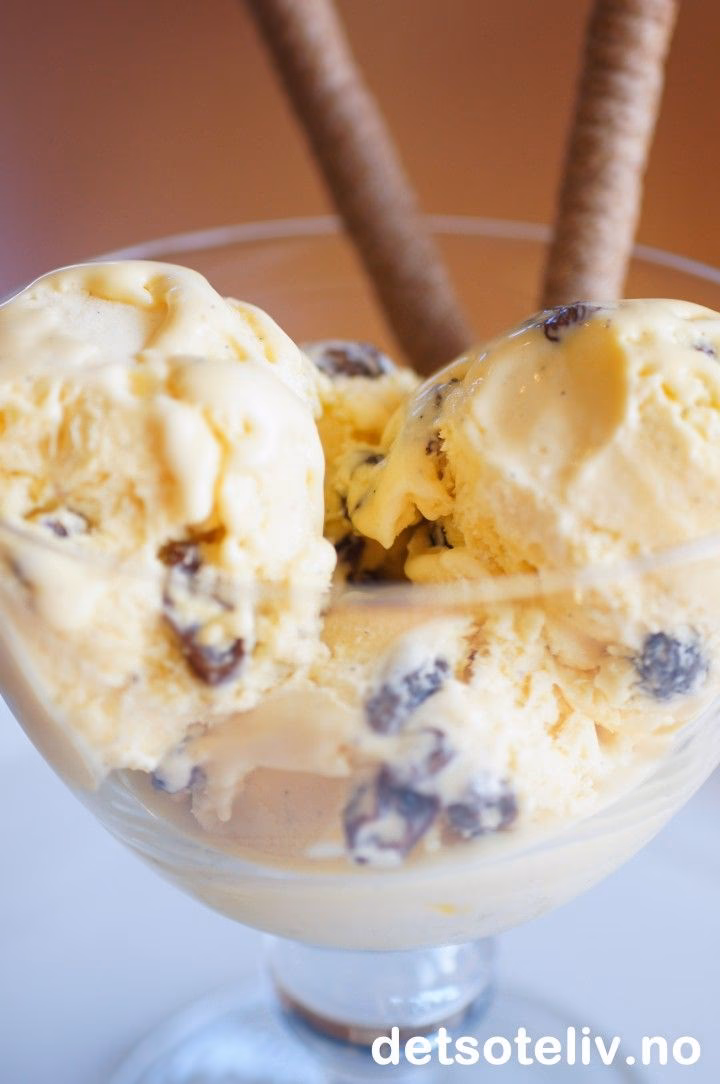 What is iskrambol (Filipino ice scramble)?