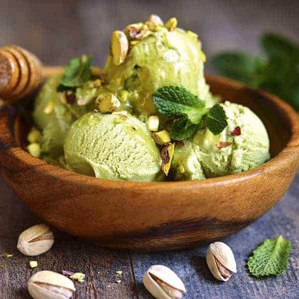 How do you make pistachio ice cream?