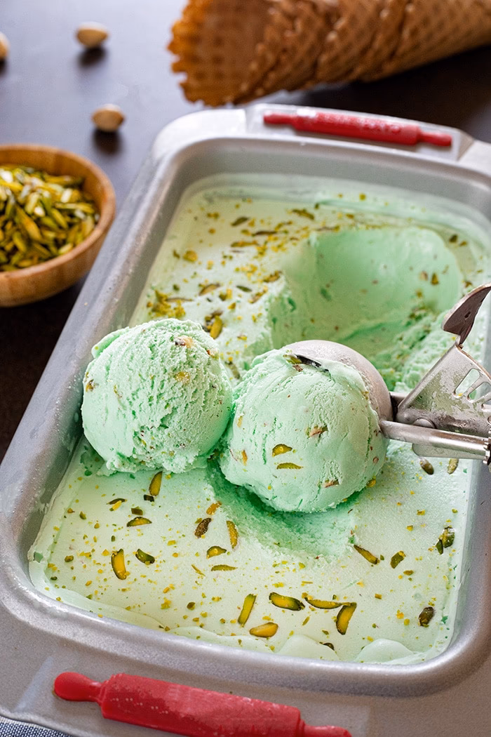 Does pistachio gelato have eggs?