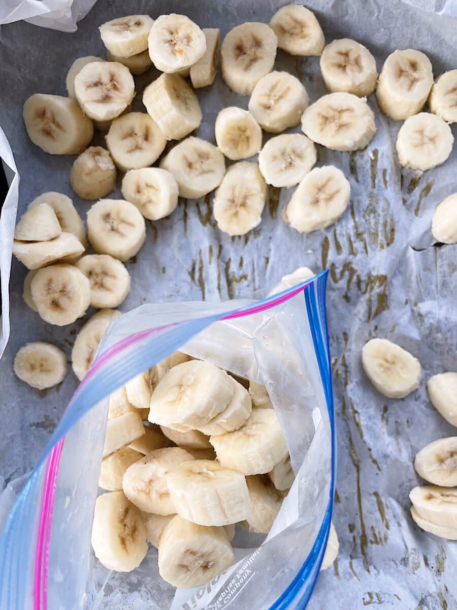 Can bananas be frozen whole?