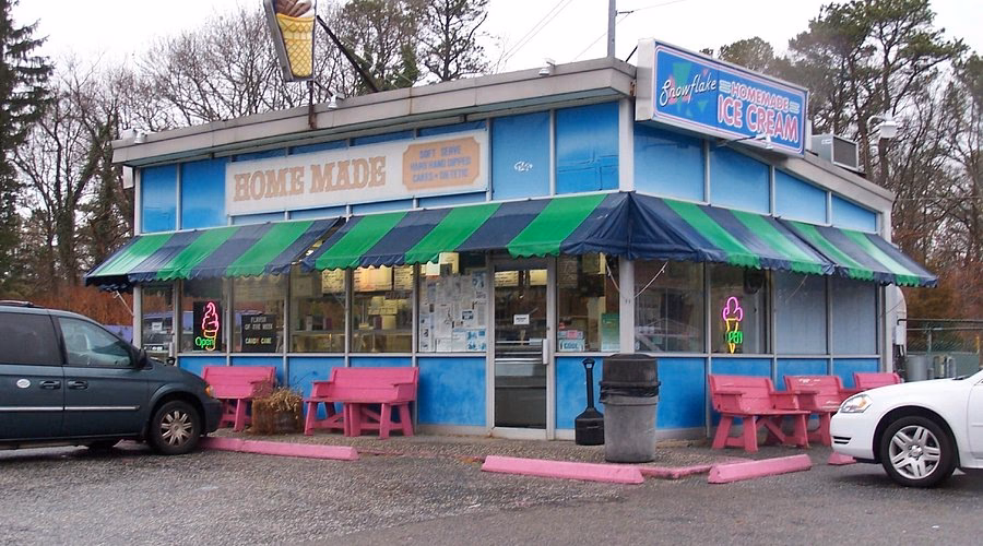 Does Snowflake have ice cream?