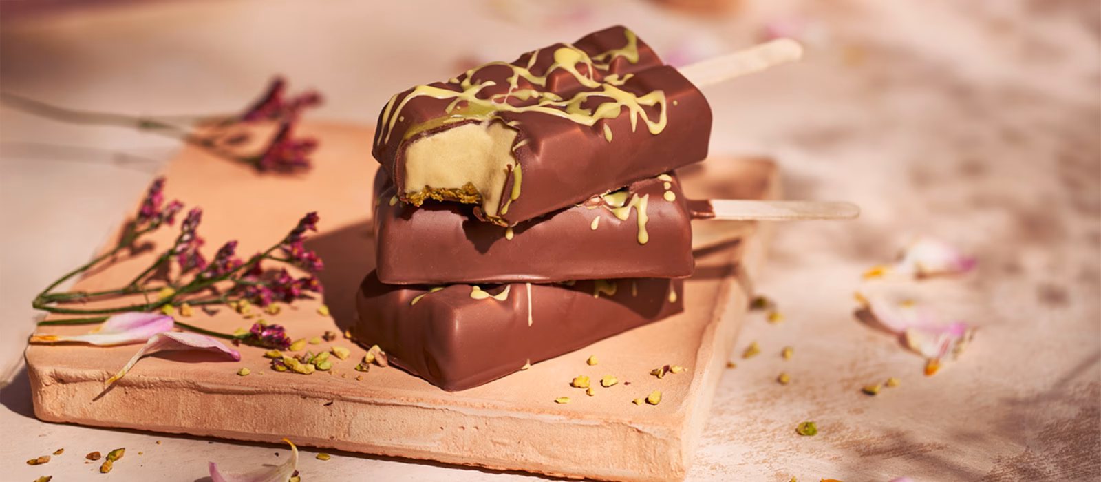 Does Snowflake gelato have crepes?