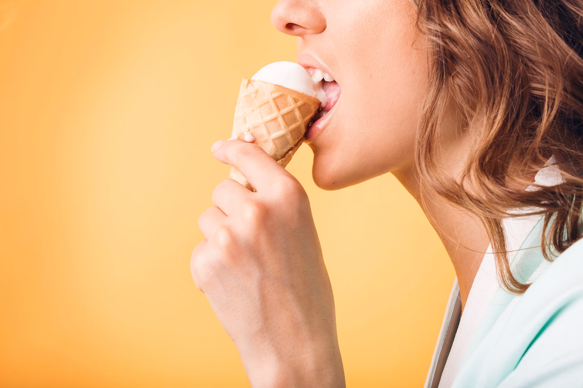 Can food cause a sore throat?
