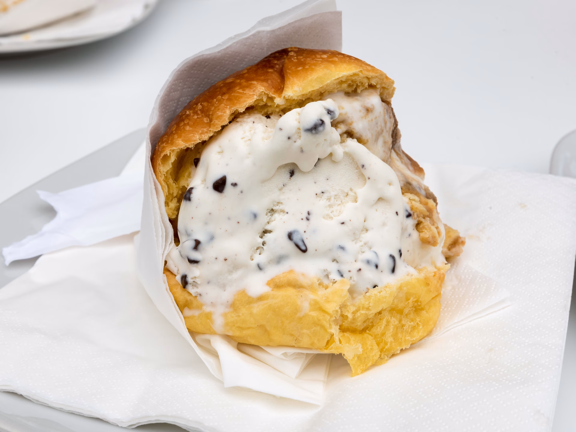 What ice cream goes with Brioche buns?