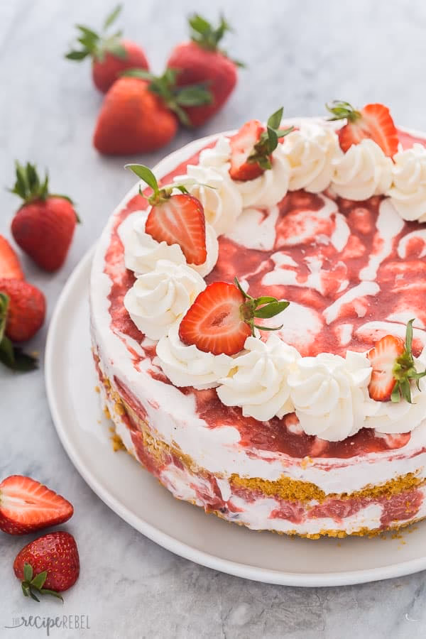 Can a strawberry ice cream cake be frozen?