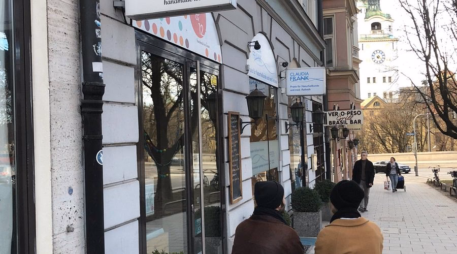 What makes Artisan Ice Cream special?