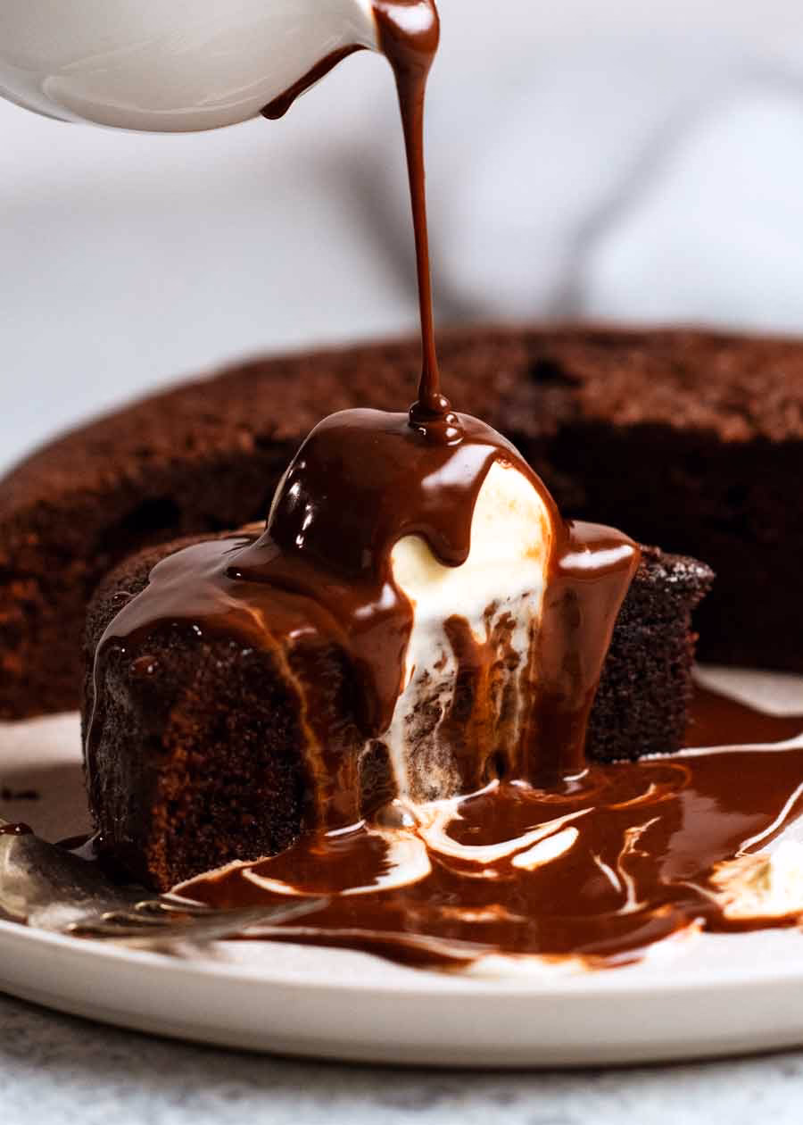 Can You reheat hot fudge cake?