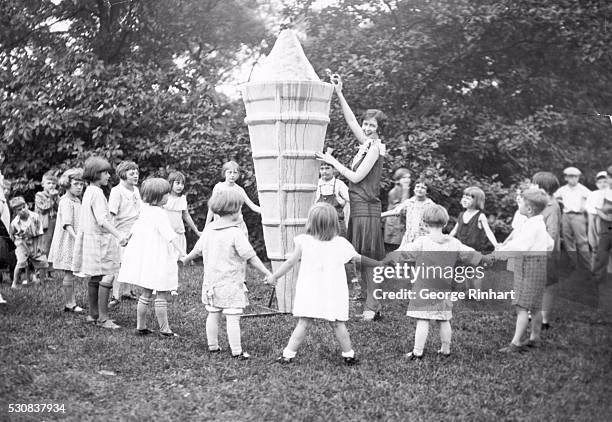 How long did it take to make a giant ice cream cone?